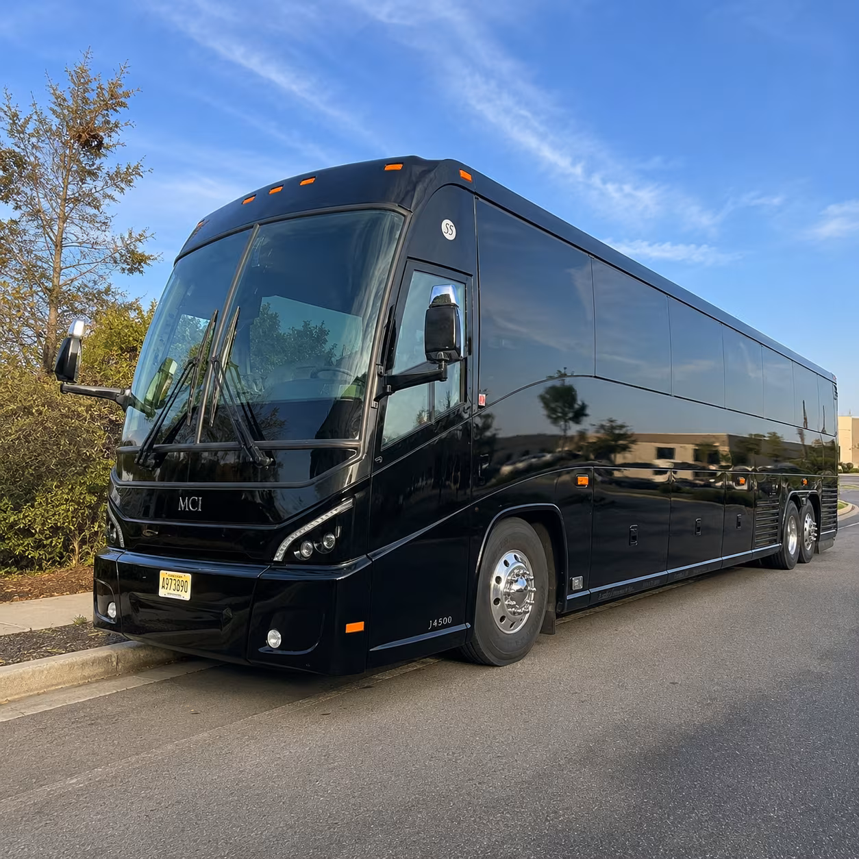 shuttle personnel between marysville and naval station everett with ease